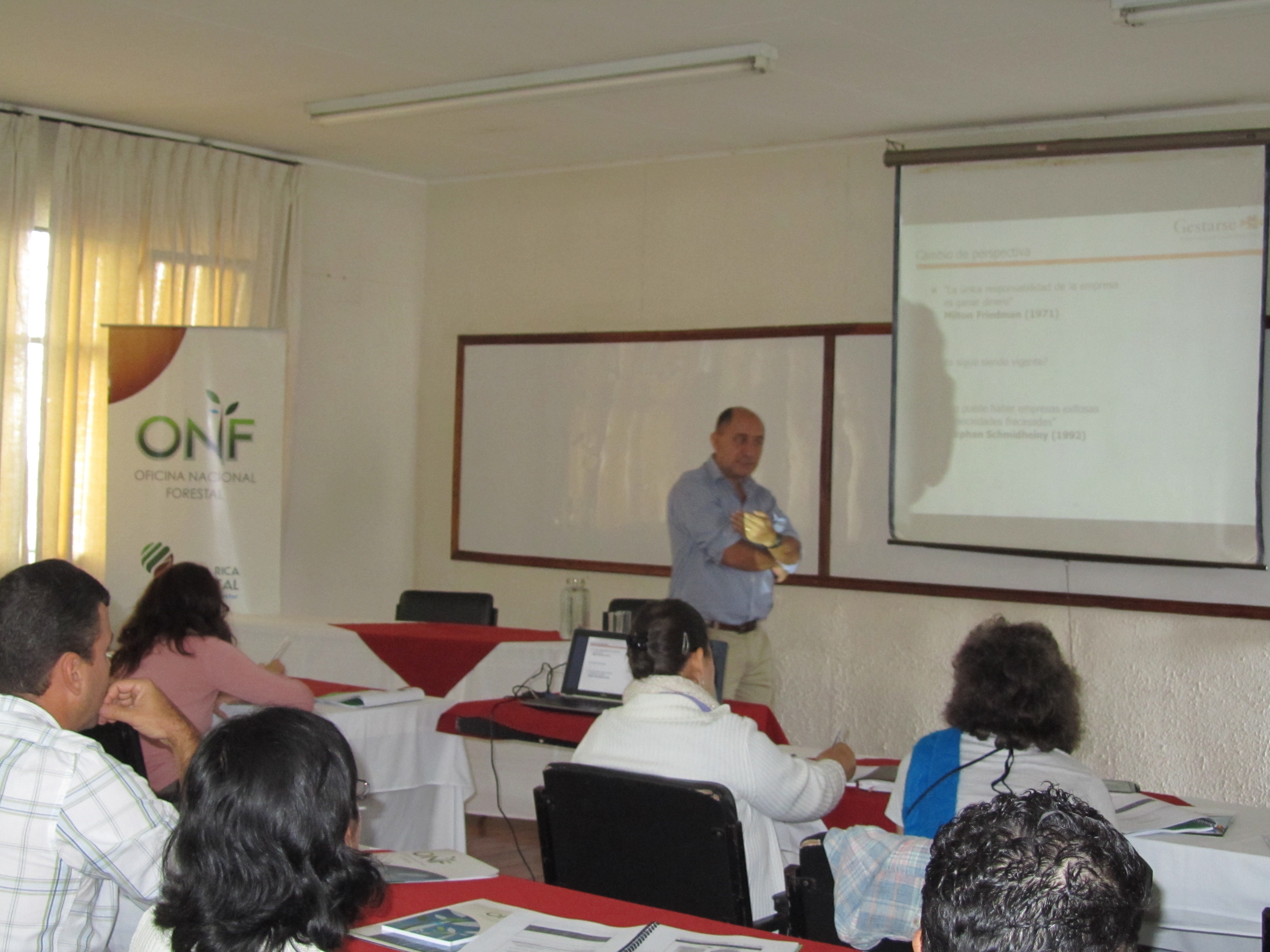 ONF efectúa capacitación en gestión de proyectos ambientales de RSE